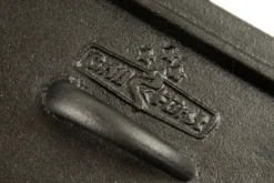 Grillfürst Dutch Oven Set BBQ Kastenform BK4 Aus Gusseisen - X-DEAL Inkl. Tragetasche / Aufbewahrungstasche, Gusseisen Pflege Und Deckelheber -BBQ Zubehoer Verkaufsgeschäft 18 116 BBQ Kastenform Logo