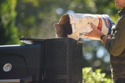 Masterbuilt Gravity 1050 - Smarter Holzkohlegrill Und Smoker 16 Masterbuilt Gravity 1050 - Smarter Holzkohlegrill Und Smoker -BBQ Zubehoer Verkaufsgeschäft 21803 Masterbuilt Gravity Series 560G Ho 3 1601469472