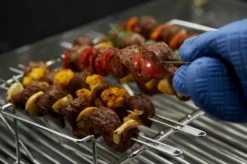 Broil King Multigestell: Bratenkorb, Rippchenhalter Und Spießgestell -BBQ Zubehoer Verkaufsgeschäft 6742 Broil King Spiess Gestell 64233 1