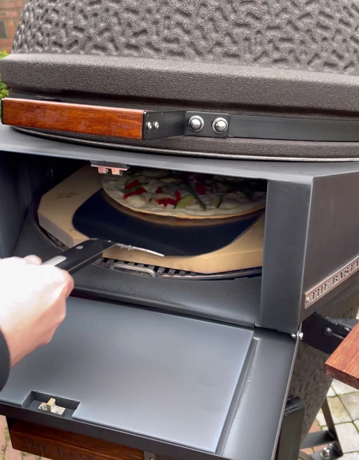 The Bastard Pizzaschieber / Pizzaschaufel Edelstahl 2 The Bastard Pizzaschieber / Pizzaschaufel Edelstahl – Bild 2