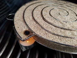 Grillfürst Kaltrauchgenerator / Räucherschnecke XXL 31cm 16 Grillfürst Kaltrauchgenerator / Räucherschnecke XXL 31cm -BBQ Zubehoer Verkaufsgeschäft GF Raeucherschnecke sparbrand01