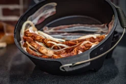 Grillfürst Dutch Oven Set BBQ Edition DO9 - X-Deal Inkl. Pflegepaste, Deckelheber Und Kochlöffel -BBQ Zubehoer Verkaufsgeschäft Grillfuerst DO Schichtfleisch 2