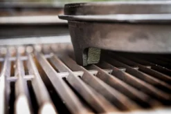 Grillfürst Dutch Oven Set BBQ Edition DO9 - X-Deal Inkl. Pflegepaste, Deckelheber Und Kochlöffel -BBQ Zubehoer Verkaufsgeschäft Grillfuerst Dutch Oven Fuesse 6