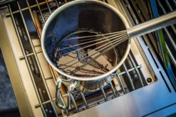 Grillfürst G510G 5-Brenner Gasgrill Mit Hochtemperaturbrenner Und Gusseisen Rosten - X-DEAL Inkl. Zubehörpaket -BBQ Zubehoer Verkaufsgeschäft Grillfuerst Gasgrill G510G Seitenbrenner Topf