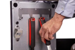 Grillfürst G620E Grill Control Edition 6-Brenner Gasgrill Mit Grill Control, Hochtemperaturbrenner, Heckbrenner Und Edelstahl Rosten -BBQ Zubehoer Verkaufsgeschäft Grillfuerst Gasgrill G620E Besteckhaken Leiste