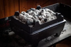 Grillfürst Dutch Oven Set BBQ Kastenform BK6 Aus Gusseisen - X-DEAL Inkl. Tragetasche / Aufbewahrungstasche, Gusseisen Pflege Und Deckelheber -BBQ Zubehoer Verkaufsgeschäft Grillfuerst Gusseisen Kastenform BK6 Briketts 1