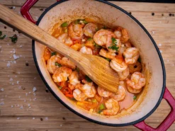 Grillfürst Dutch Oven Sternentöpfchen / Gusseisen Bräter - Emailliert - M - Rot -BBQ Zubehoer Verkaufsgeschäft Grillfuerst Gusseisen Sternentoepfchen M rot