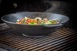 Grillfürst Gusseisen Wok Mit 2 Griffen Ø 30 Cm - X-Deal Inkl. Pflegepaste, Ringreiniger Und Kochlöffel -BBQ Zubehoer Verkaufsgeschäft Grillfuerst Gusswok 1