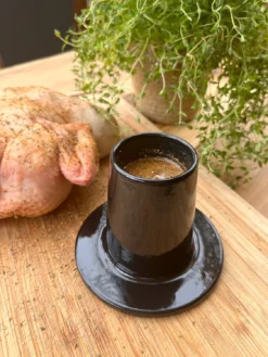 Grillfürst Gusseisenpfanne Mit 2 Griffen Ø 25 Cm - X-DEAL Inkl. Hähnchenbräter / Hähnchenhalter Gusseisen -BBQ Zubehoer Verkaufsgeschäft Grillfuerst Haehnchenhalter zum Befuellen 1