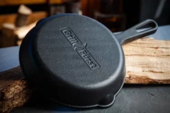 Grillfürst Gusseisenpfanne Mit Stielgriff Ø 25 Cm -BBQ Zubehoer Verkaufsgeschäft Grillfuerst Pfannen Rueckseite 5