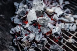 Männerglut Steakhouse Kohle 10kg / Restaurant Holzkohle 8 Männerglut Steakhouse Kohle 10kg / Restaurant Holzkohle -BBQ Zubehoer Verkaufsgeschäft Grillfuerst Restaurantkohle