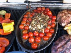 Napoleon Gusseisenpfanne Mit Untersetzer 17 Napoleon Gusseisenpfanne Mit Untersetzer -BBQ Zubehoer Verkaufsgeschäft Gusspfanne mit Schafskaese