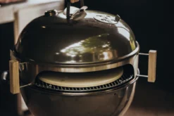 Moesta Smokin' PizzaRing - Pizza-Set (67cm) -BBQ Zubehoer Verkaufsgeschäft Moesta Pizzaring Pizzaset Anwendung02