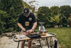 Moesta Beistelltisch Für PelletGrill - Sheriff -BBQ Zubehoer Verkaufsgeschäft Moesta Sheriff Beisstelltisch Anwendung