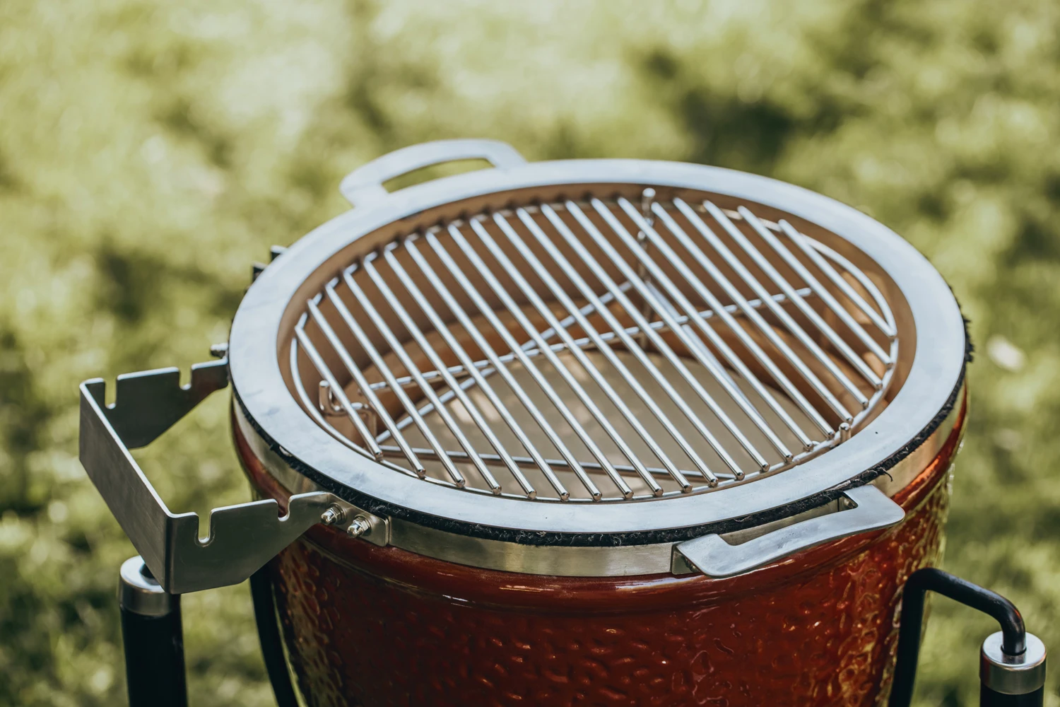 Monolith Grill Junior PRO Serie 2.0 Rot - MIT Gestell 1 Monolith Grill Junior PRO Serie 2.0 Rot - MIT Gestell