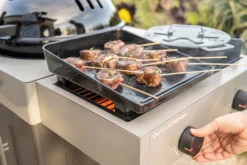 Outdoorchef Plancha Für Blazing Zone / Cooking Zone Für Davos/Arosa/Lugano Evo -BBQ Zubehoer Verkaufsgeschäft Outdoorchef Arosa 570 G Blazing Zone Plancha klein