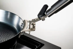 Outdoorchef Carbonstahl Pfanne Ø 28 Cm 10 Outdoorchef Carbonstahl Pfanne Ø 28 Cm -BBQ Zubehoer Verkaufsgeschäft Outdoorchef Carbonstahl Pfanne Griff abnehmen 1