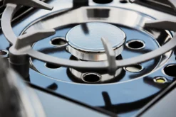 Outdoorchef Gas Kugelgrill Davos 570G Pro Mit Cooking Zone (Seitenkocher) & Abdeckhaube -BBQ Zubehoer Verkaufsgeschäft Outdoorchef Cooking Zone Davos Nah 1