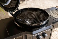 Outdoorchef Gas Kugelgrill Davos 570G Pro Mit Blazing Zone (Infrarotbrenner) & Abdeckhaube -BBQ Zubehoer Verkaufsgeschäft Outdoorchef Davos 570 G Pro Kugelgrill 2 Brenner