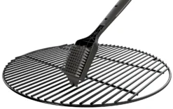 Outdoorchef Grillbürste Mit Nylonborsten Groß, 44,5 Cm -BBQ Zubehoer Verkaufsgeschäft Outdoorchef Grillbuerste Nylonborsten gross Anwendung02