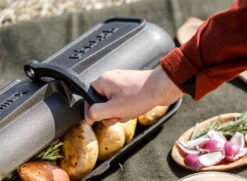 Petromax Kartoffelbräter XL Aus Gusseisen 12 Petromax Kartoffelbräter XL Aus Gusseisen -BBQ Zubehoer Verkaufsgeschäft Petromax Gusseisen Kartoffelbraeter gross gefuellt