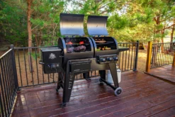 Pit Boss Pelletgrill Navigator 1230 - Kombinationsgrill Mit Gasgrill -BBQ Zubehoer Verkaufsgeschäft Pit Boss Kombigrill Navigator 1230 mit Gasgrill