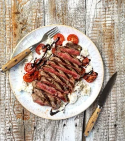 Steak Champ Gourmet Steakbesteck Set: 2 Steakmesser Und 2 Gabeln -BBQ Zubehoer Verkaufsgeschäft Steak Champ Gourmet Messerset Steak Teller 101059