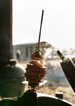 The Bastard Rotisserie & Pizza Set Large Inkl. Drehspieß Und Pizzastein -BBQ Zubehoer Verkaufsgeschäft The Bastard Drehspiess BB507