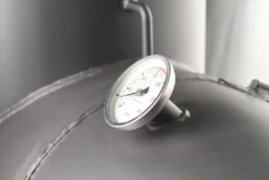 Grillfürst Smoker ST18 -BBQ Zubehoer Verkaufsgeschäft grillfuerst smoker detail thermometer