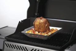 Napoleon 2 In 1 Hähnchenhalter & Gemüse Grillkorb -BBQ Zubehoer Verkaufsgeschäft napoleon haehnchenhalter gemuese grillkorb gasgrill 56024