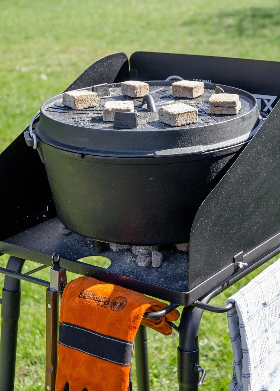 Petromax Feuertopf Tisch Fe45 (klein) 2 Petromax Feuertopf Tisch Fe45 (klein) – Bild 2