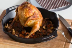 Petromax Gusseiserner Geflügelbräter Cf30 9 Petromax Gusseiserner Geflügelbräter Cf30 -BBQ Zubehoer Verkaufsgeschäft petromax haehnchenbraeter gusseisen cf30